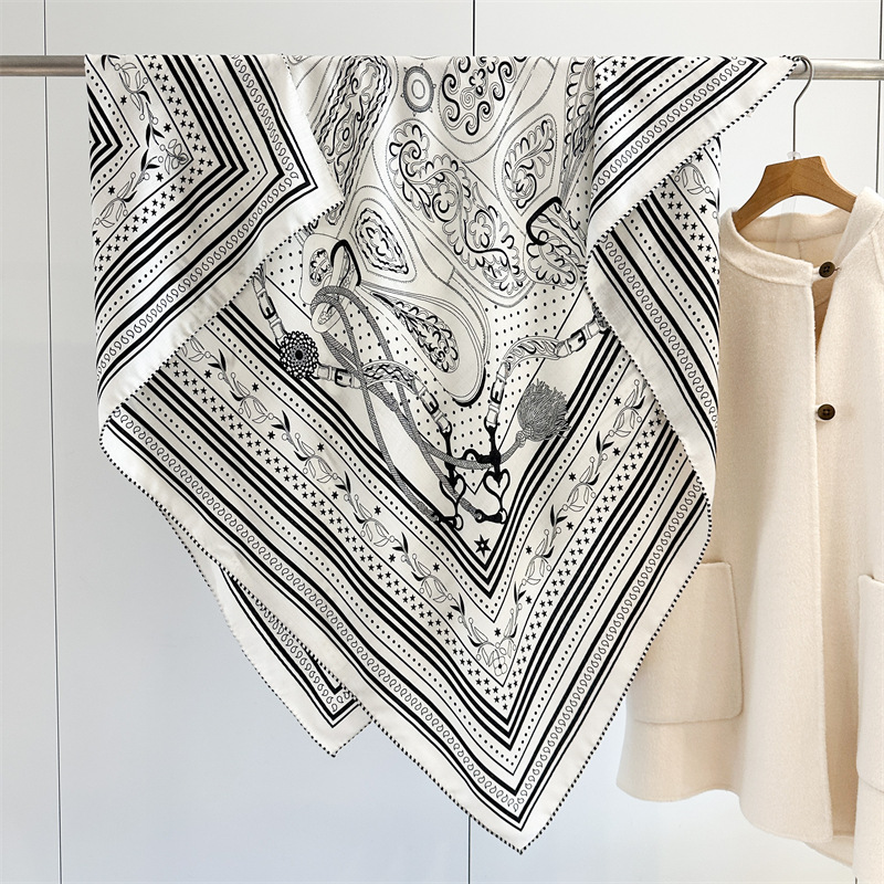 Sciarpa in misto seta e lana,  - Winter Clothing Hong Kong recensione e prezzo