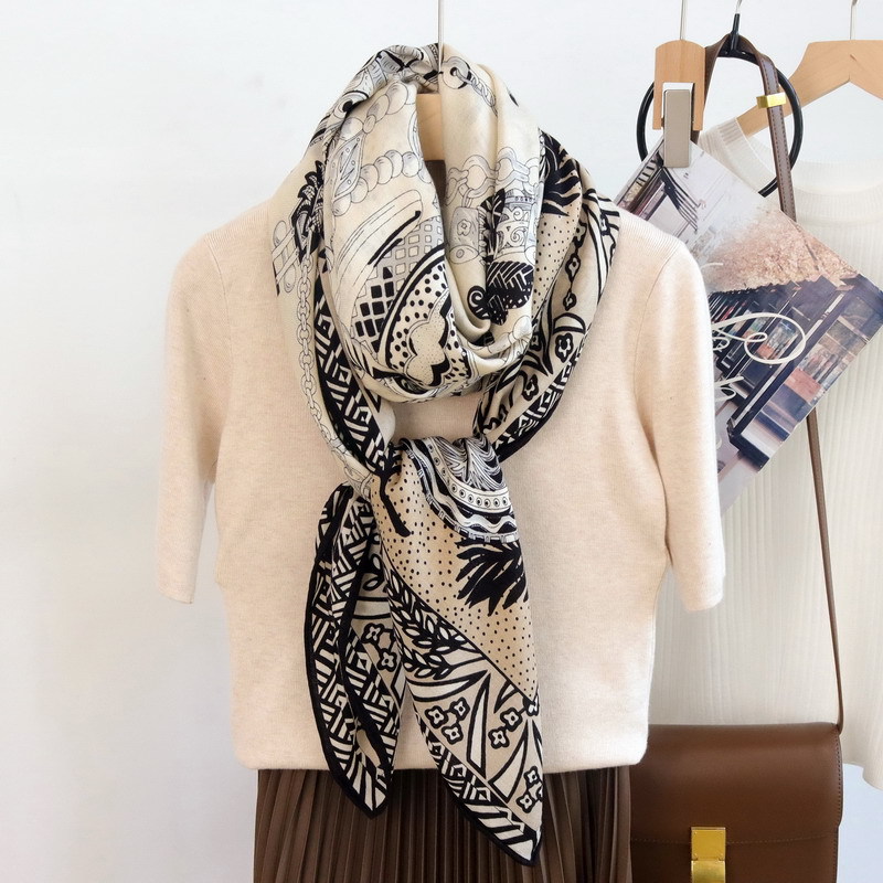 Sciarpa in Seta e Lana 135CM,  - Winter Clothing Hong Kong recensione e prezzo