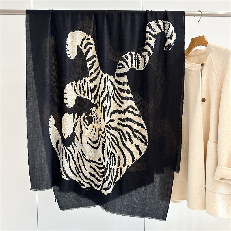 Sciarpe e stole di lusso in ca - Winter Clothing Hong Kong recensione e prezzo