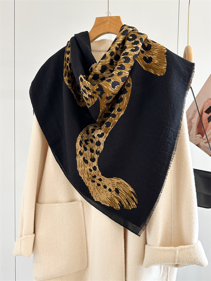 Sciarpe e stole di lusso in ca - Winter Clothing Hong Kong recensione e prezzo
